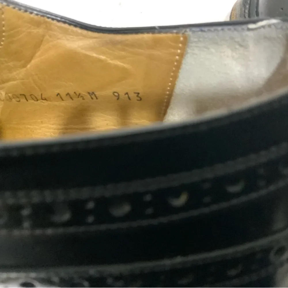 Cole Haan C00704 Men's 11.5 M Vibram Soles wingtip Leather crafted in Italy